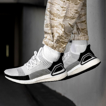 阿迪達斯（Adidas）跑步鞋B37707 41