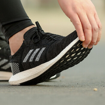 阿迪達(dá)斯（Adidas）跑步鞋B37803/黑白 PureBOOST 