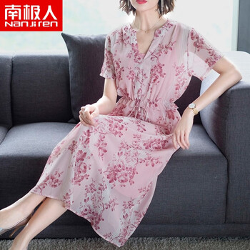 的氣質，蕾絲連衣裙讓你告別平庸