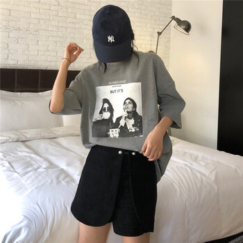 深灰色長(zhǎng)款打底衫