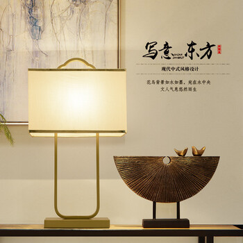 精美實木擺件，提升客廳檔次感