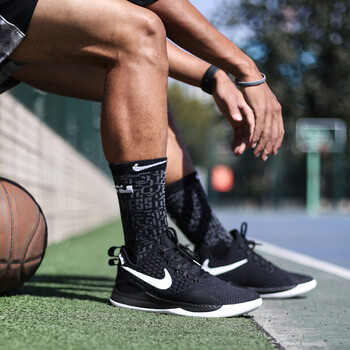 耐克（NIKE）籃球鞋001 黑/白 44，42.5，41，42，43，44.5