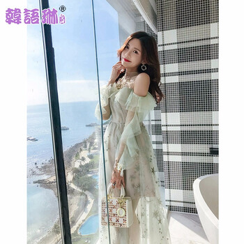 韓語(yǔ)琳空間 純色 繡花，荷葉邊，拼接，紐扣，鏤空，紗網(wǎng) 連衣裙