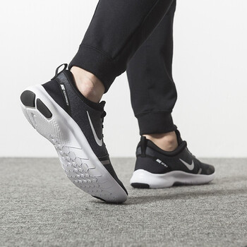 耐克（NIKE）跑步鞋黑色AJ5900-013/19春季 熱賣 39