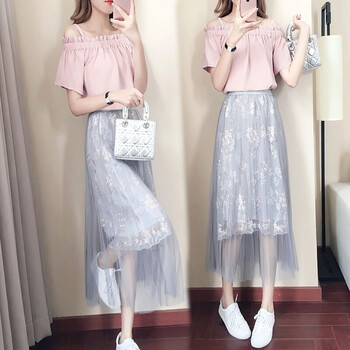 露肩連衣裙，打造優(yōu)雅小女人