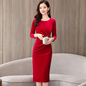 高貴紅色女裝