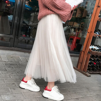 高腰半身裙打造優(yōu)雅女神氣質(zhì)