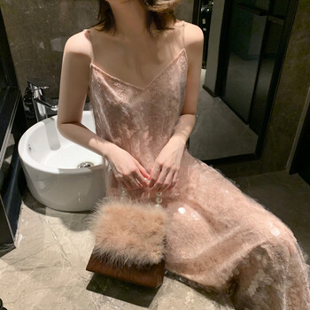 鏤空連衣裙，讓你變身浪漫女神