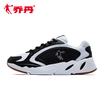 經(jīng)典系帶運動鞋，舒適不累腳