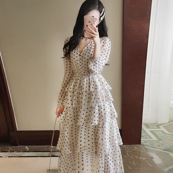 甜美條紋連衣裙，打造優(yōu)雅女神