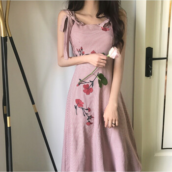 修身連衣裙，打造甜美少女感