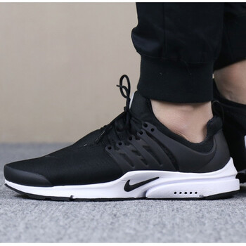 耐克（NIKE）跑步鞋848187-009 42.5