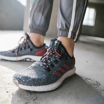 阿迪達斯（Adidas）跑步鞋B37777 19年新款 