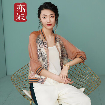 時(shí)尚牛仔外套，彰顯你的魅力