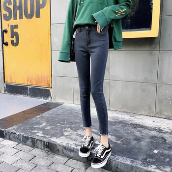 女小腳牛仔褲搭配
