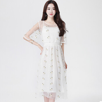 圓領(lǐng)吊帶裙，打造優(yōu)雅女人味