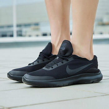 耐克（NIKE）跑步鞋908985-002黑+黑+煤黑 