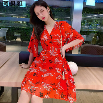 夏日出游，連衣裙打造優(yōu)雅女神