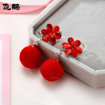 花瓣水晶耳環(huán)