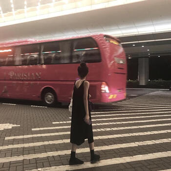 復古風(fēng)連衣裙，穿出優(yōu)雅女神范
