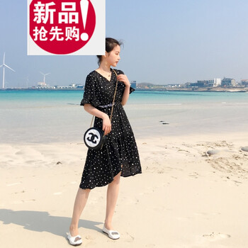 女神只差一款荷葉袖連衣裙