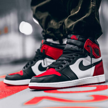 耐克（NIKE）籃球鞋555088-610（黑紅腳趾） 