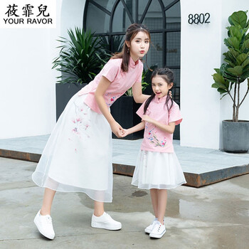 精致蕾絲連衣裙，塑造優(yōu)雅小仙女