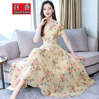 氣質(zhì)小香風(fēng)長裙，打造優(yōu)雅女人味