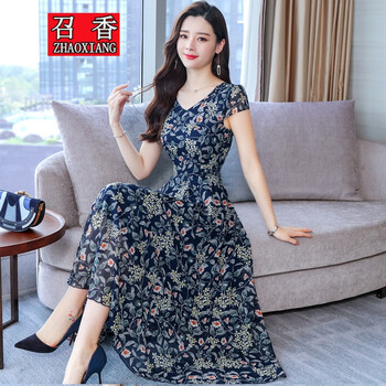 性感長(zhǎng)裙，打造迷人曲線美