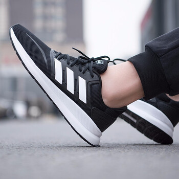 阿迪達斯（Adidas）跑步鞋黑色F36199 
