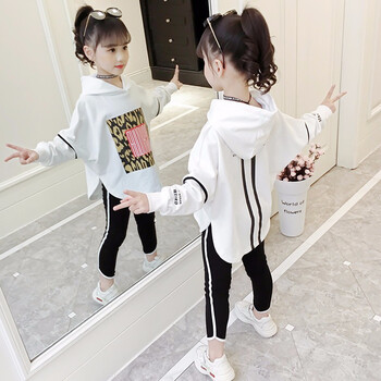 大女童蝙蝠衛(wèi)衣