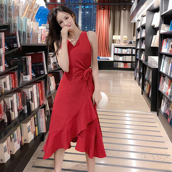 女生都愛的露肩袖連衣裙