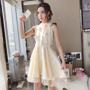 碎花連衣裙，微胖妹子的好幫手
