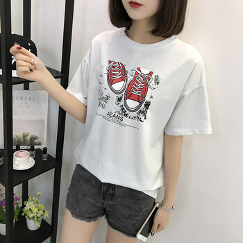 時尚印花短袖，打造活力少女風