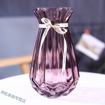 錯(cuò)過嗎？創(chuàng)意塑料書桌來點(diǎn)綴
