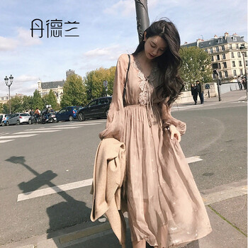 丹德蘭（Dandelan） 純色 立體裝飾 連衣裙