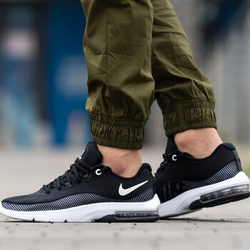 耐克（NIKE）跑步鞋AA7396-001輕便緩震 