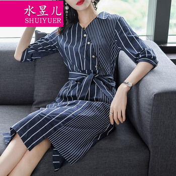 優(yōu)雅條紋連衣裙，打造曼妙身姿