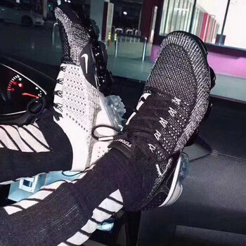 耐克（NIKE）跑步鞋 黑魂全黑大氣墊942842-016 40