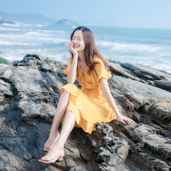 性感連衣裙，穿出你的優(yōu)雅范