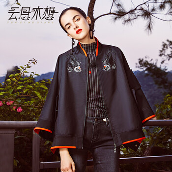 云思木想 圓領(lǐng) 長袖 女 短外套 繡花，口袋，拉鏈