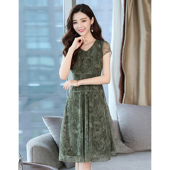 純色連衣裙，打造女神的好身材