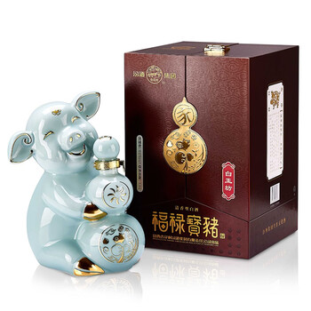 老友相聚，醇香白酒助你一臂之力