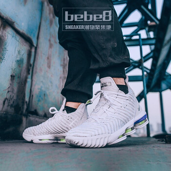 耐克（NIKE）籃球鞋巴斯光年AO2595-102 