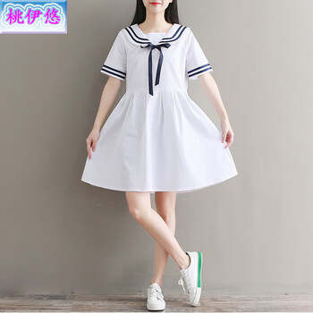 制服單調(diào)，連衣裙讓你氣質(zhì)十足