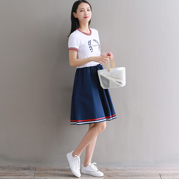 復(fù)古長袖連衣裙，打造優(yōu)雅小仙女
