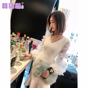 泡泡網(wǎng)紗釘珠袖連衣裙