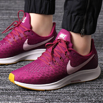 耐克（NIKE）跑步鞋時(shí)尚紫紅942855-606 