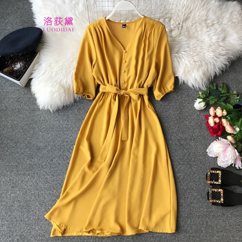 純色長(cháng)袖連衣裙，穿出你的少女心