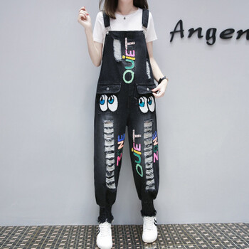 減齡破洞牛仔褲，穿出個(gè)性小心機